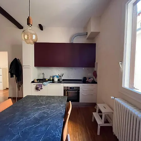 Moderno In Piazza Aldrovandi Apartamento Bolonia